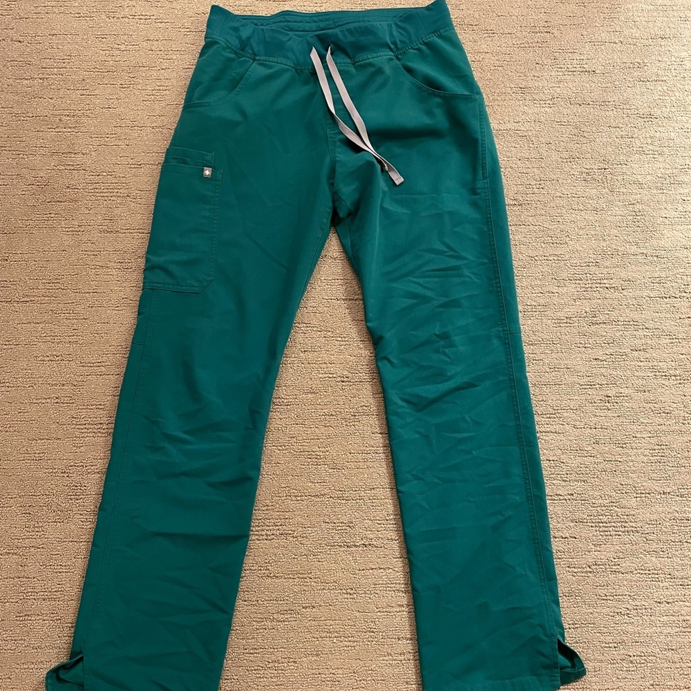 FIGS Kade Cargo Scrub Pant